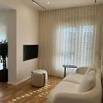Urban Luxury Apartment *